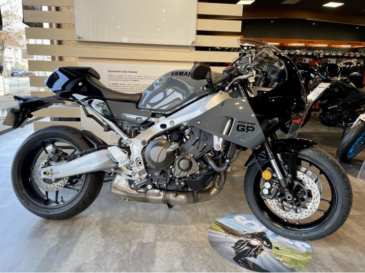 YAMAHA XSR 900 GP 47,5 CV (permis A2) ou 95 CV