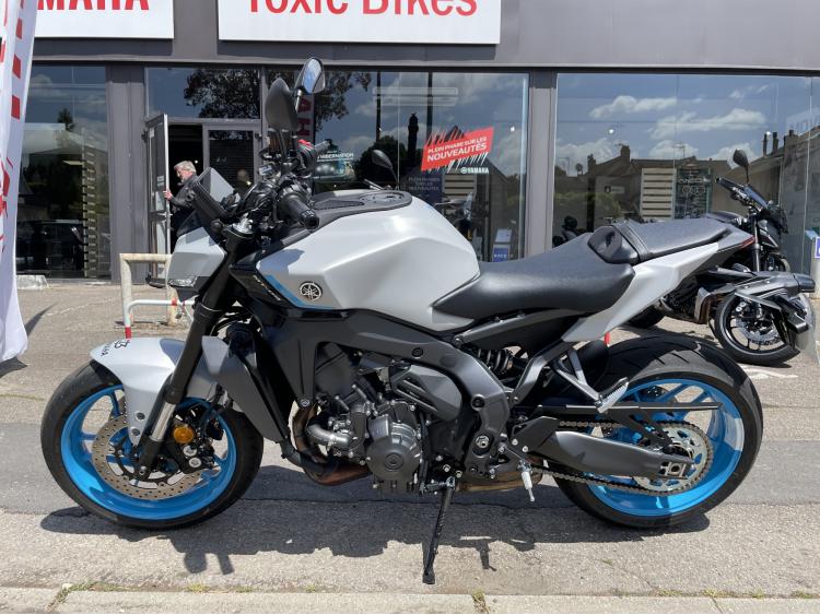 YAMAHA MT-09  Y-AMT YMAT