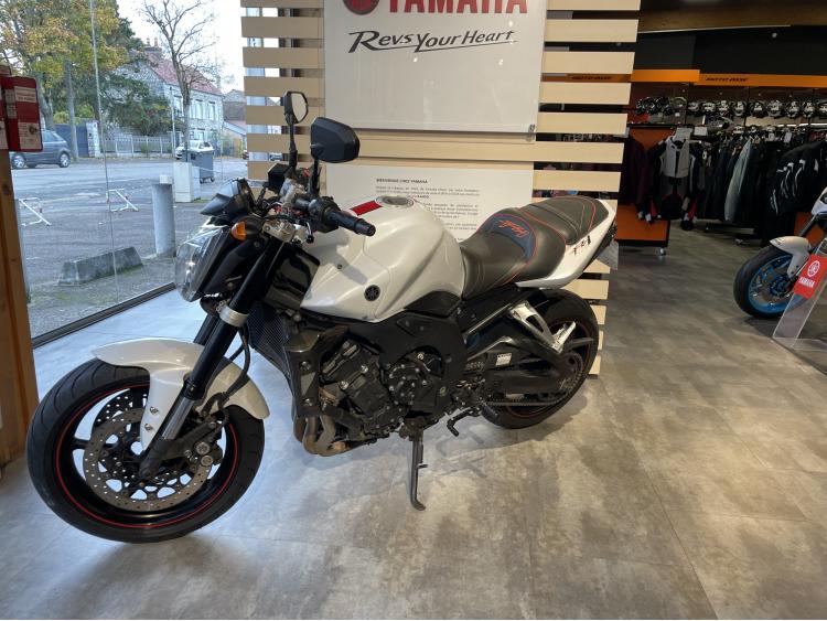 YAMAHA FZ1